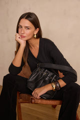 BOB WOOL BLACK V-NECK JUMPER