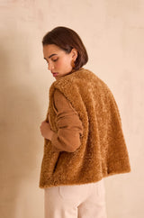 BROOKLYN LIGHT CAMEL FAUX FUR SLEEVELESS JACKET
