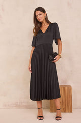 BILLIE BLACK PLEATED LONG DRESS