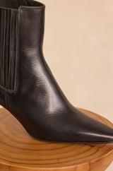ODILE BLACK LOW-HEELED LEATHER ANKLE BOOTS