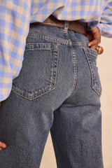 LISA LIGHT WASHED LOOSE JEANS