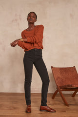 SUZY BLACK SLIM-FIT JEANS