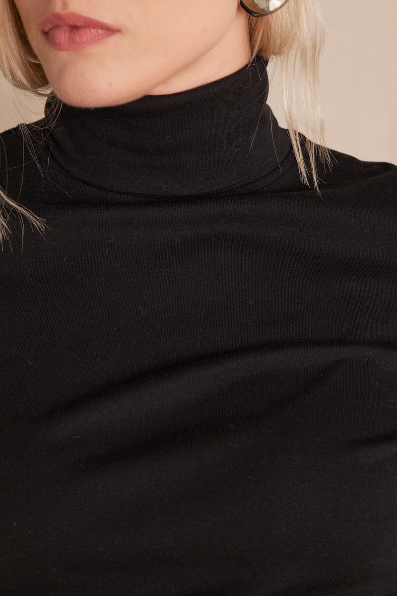 FERGUIE BLACK COTTON TURTLENECK T-SHIRT