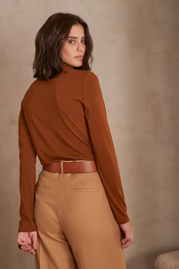 FERGUIE CINNAMON COTTON TURTLENECK T-SHIRT