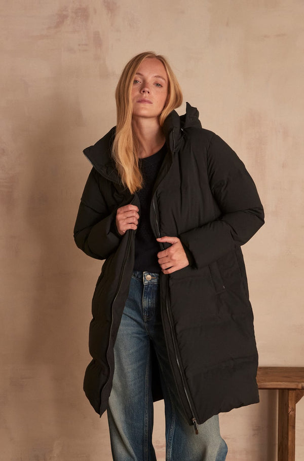 MELISSA LONG BLACK QUILTED DOWN COAT