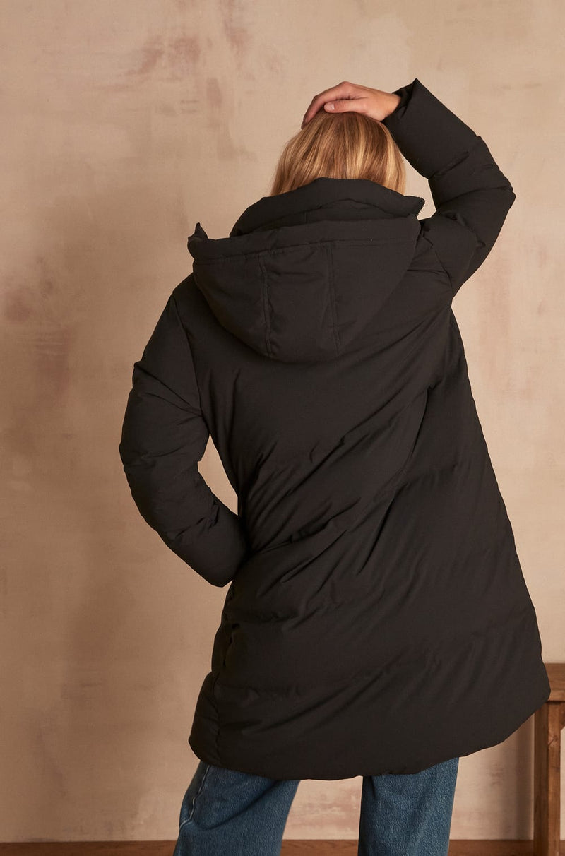 MELISSA LONG BLACK QUILTED DOWN COAT