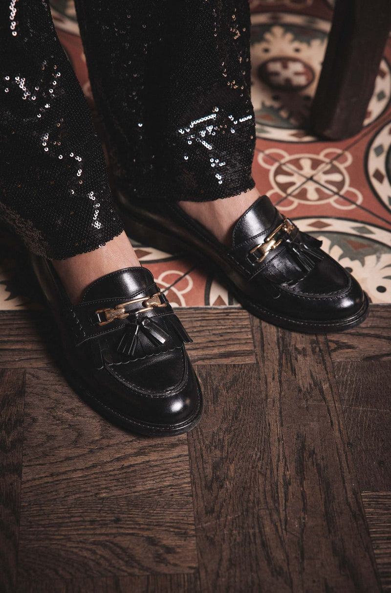 LISON BLACK LEATHER LOAFERS