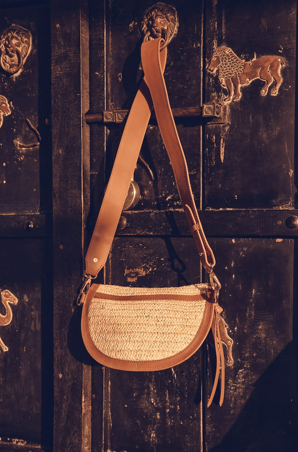 ISIA WOVEN BELT BAG