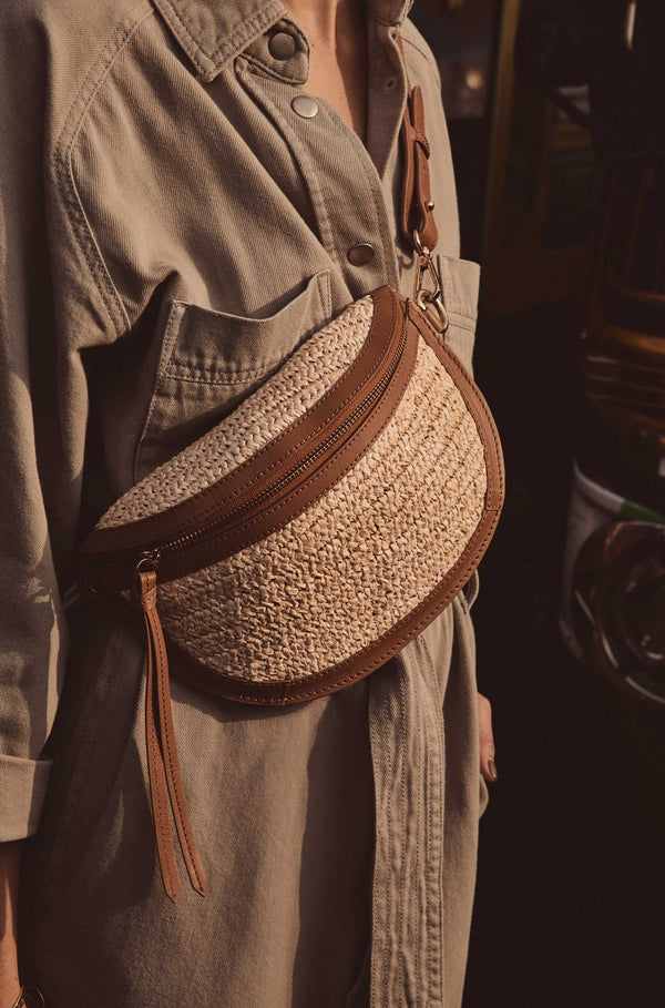 ISIA WOVEN BELT BAG