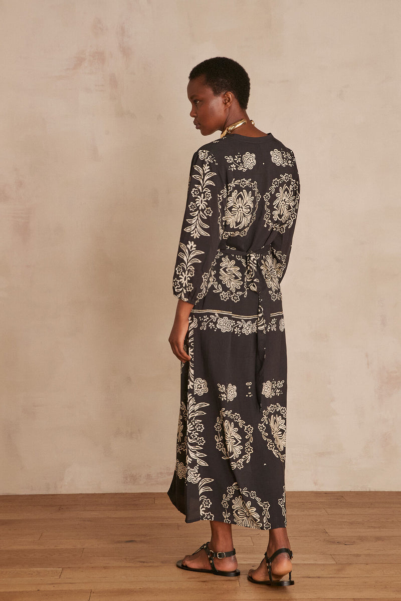 AYAH BLACK FLORAL PRINT MAXI DRESS