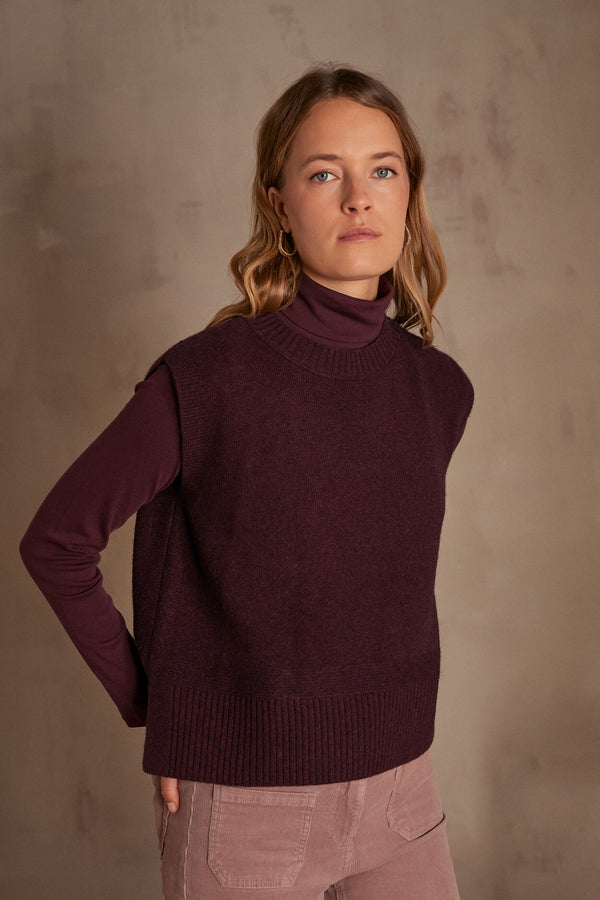 COSTA AUBERGINE SLEEVELESS JUMPER