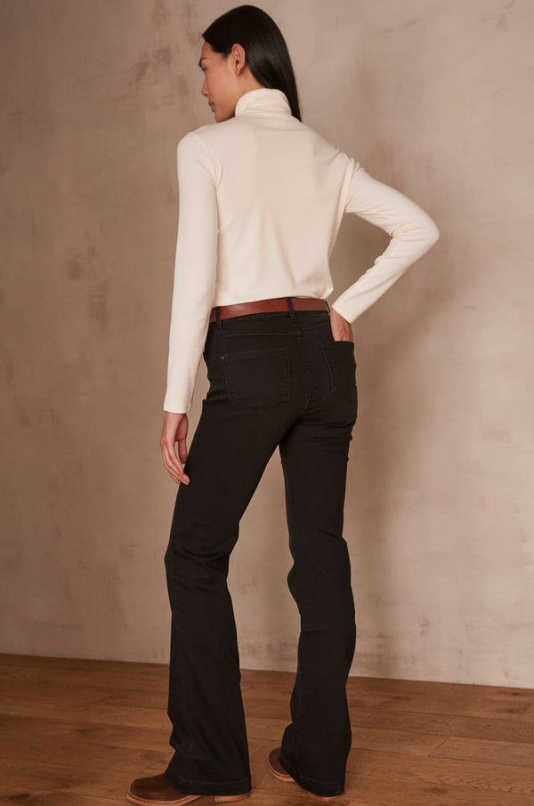 LOLA BLACK FLARED JEANS