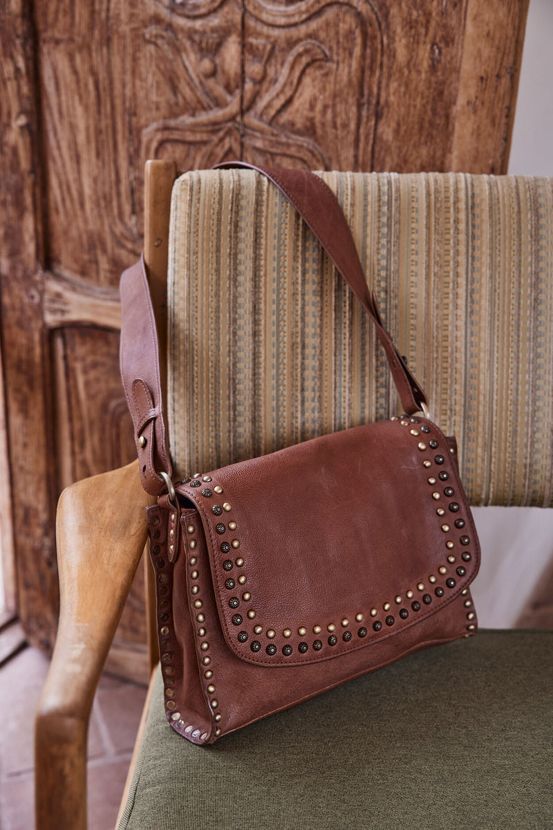 GASPARD LIGHT CAMEL MESSENGER BAG