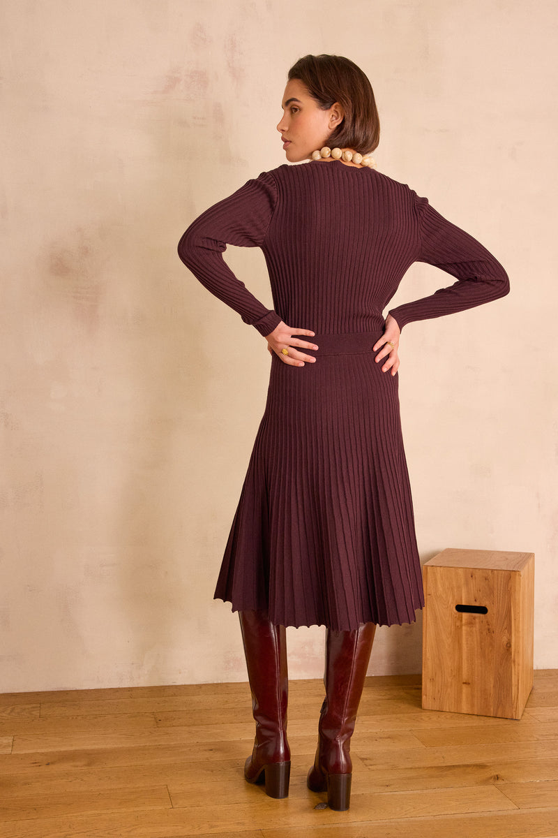 ELISA AUBERGINE KNITTED PLEATED SKIRT