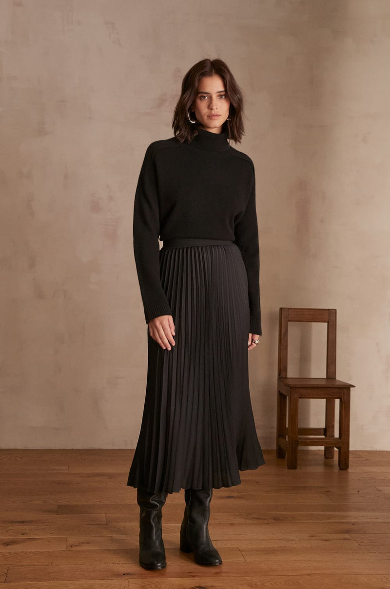 ESTHER BLACK PLEATED SKIRT