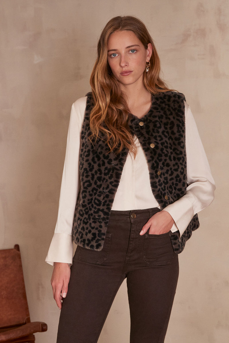 BROOKLYN SLEEVELESS ANIMAL PRINT JACKET