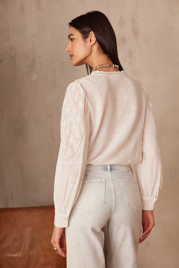 PREPPY ECRU EMBROIDERED BLOUSE