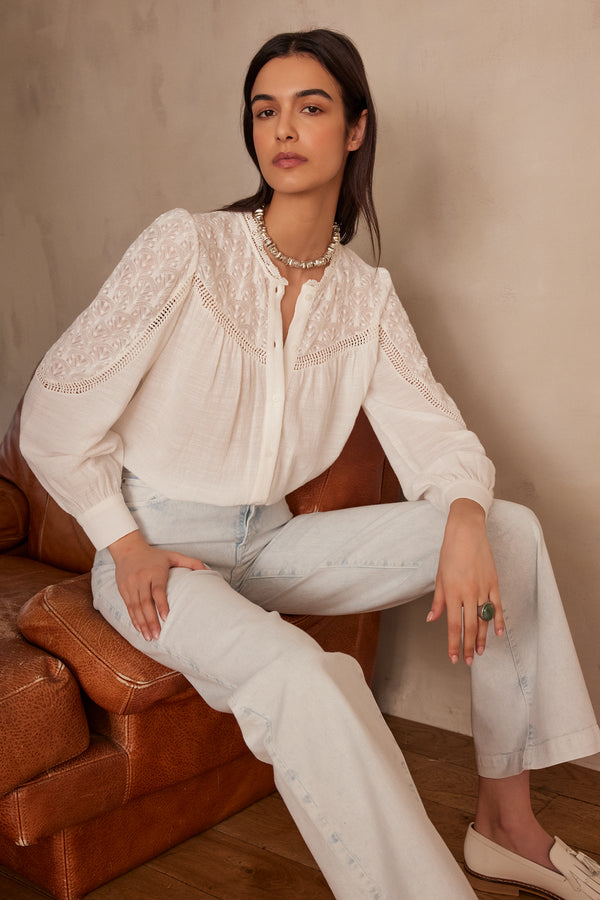 PREPPY ECRU EMBROIDERED BLOUSE