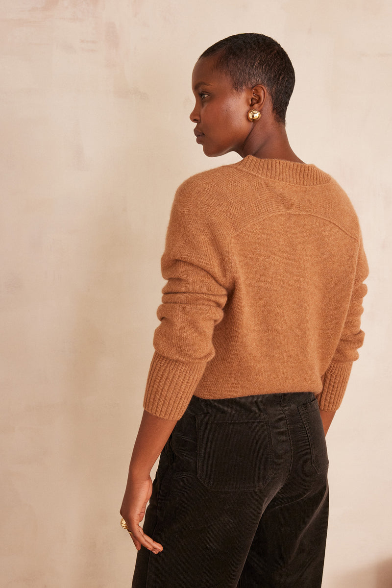BRYTON CASHMERE CINNAMON V-NECK JUMPER