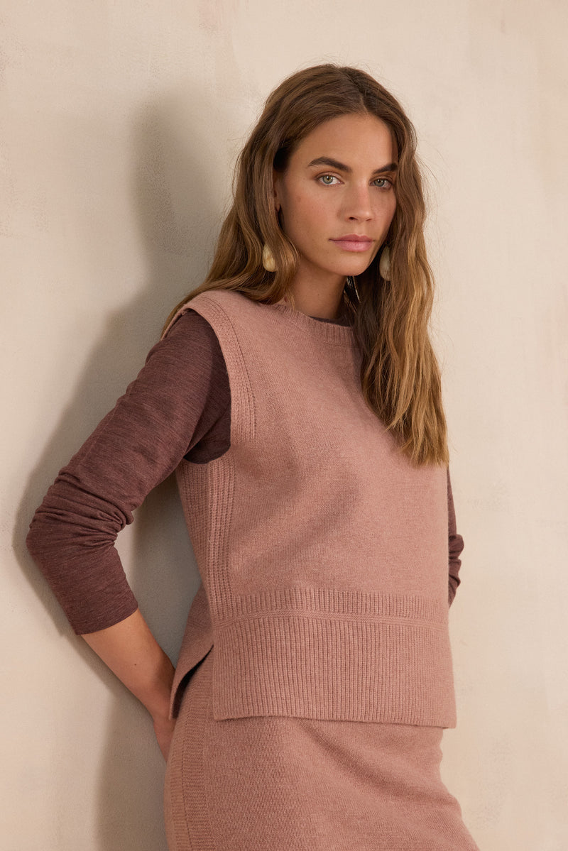BARCLAY ROSEWOOD SLEEVELESS WOOL JUMPER