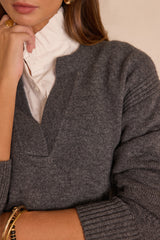 BALTHAZAR WOOL ANTHRACITE V-NECK JUMPER