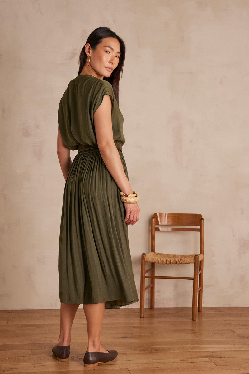 CRYSTAL KHAKI PLEATED SKIRT