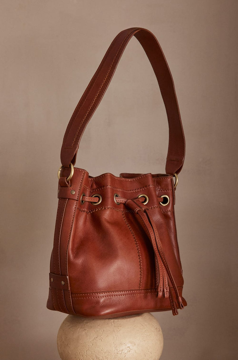 LUCIEN CAMEL BUCKET BAG