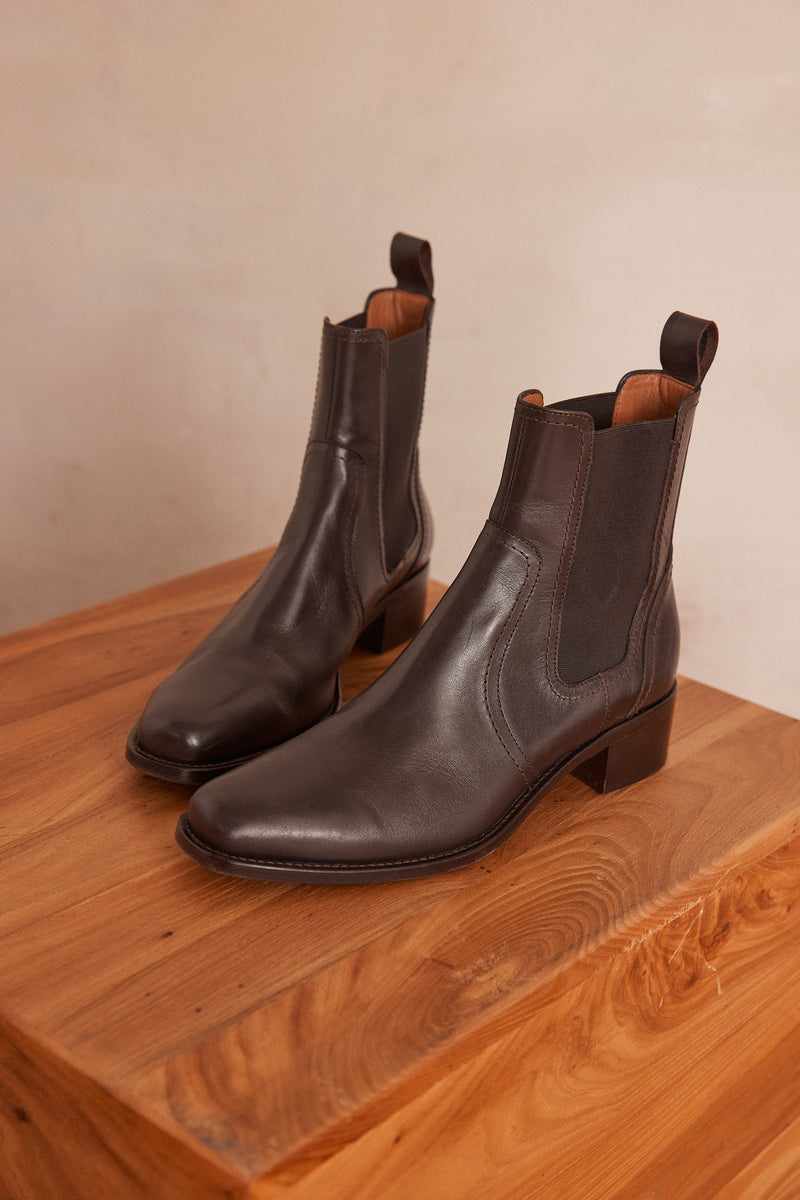 VANIA CHOCOLATE LEATHER BOOTS