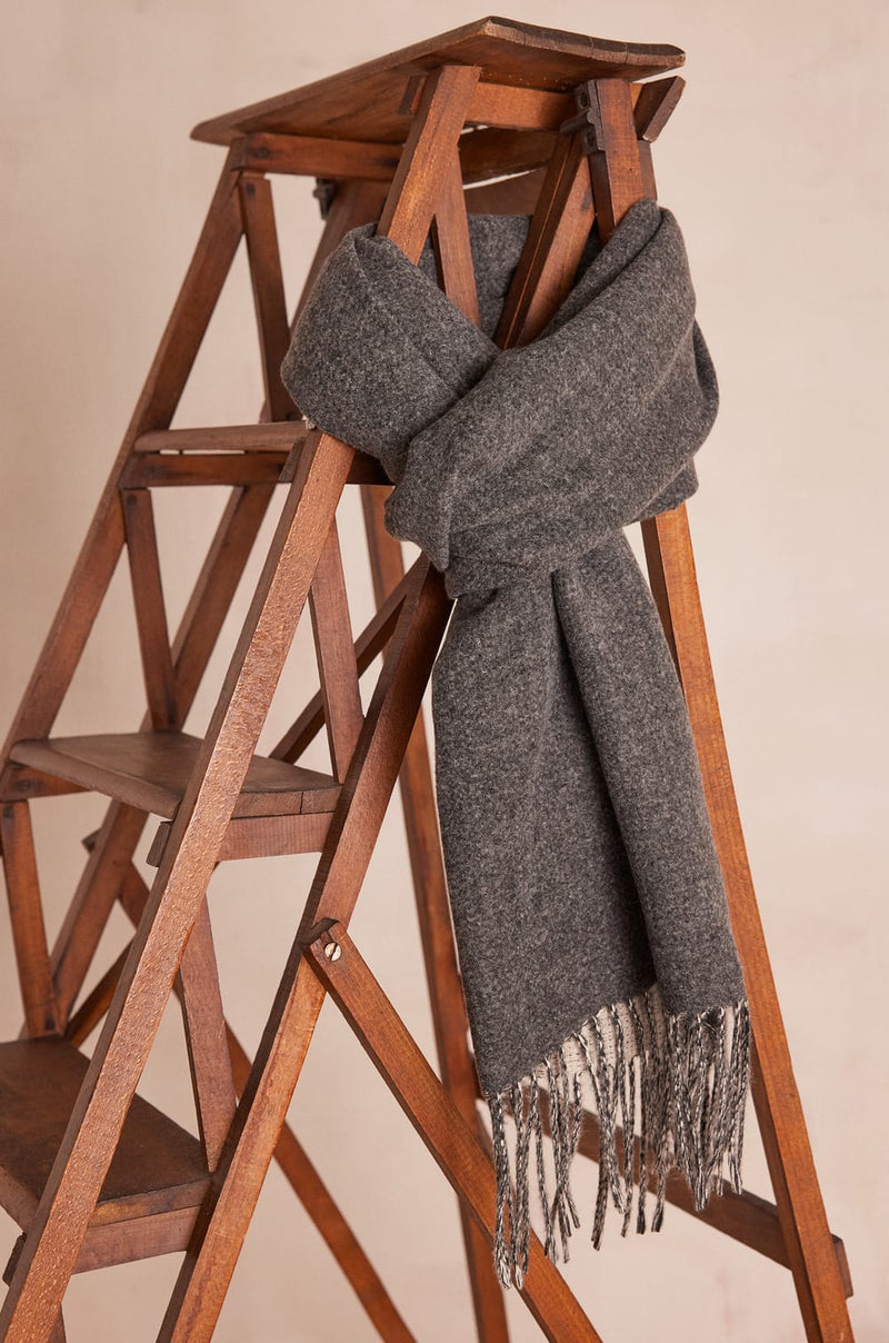 THEA ANTHRACITE SCARF
