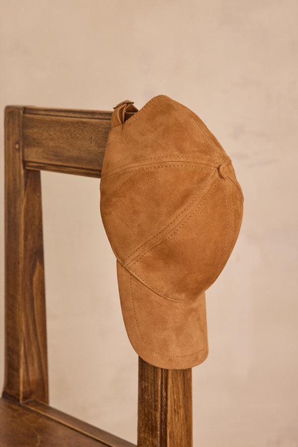 HELENE LIGHT CAMEL SUEDE LEATHER CAP