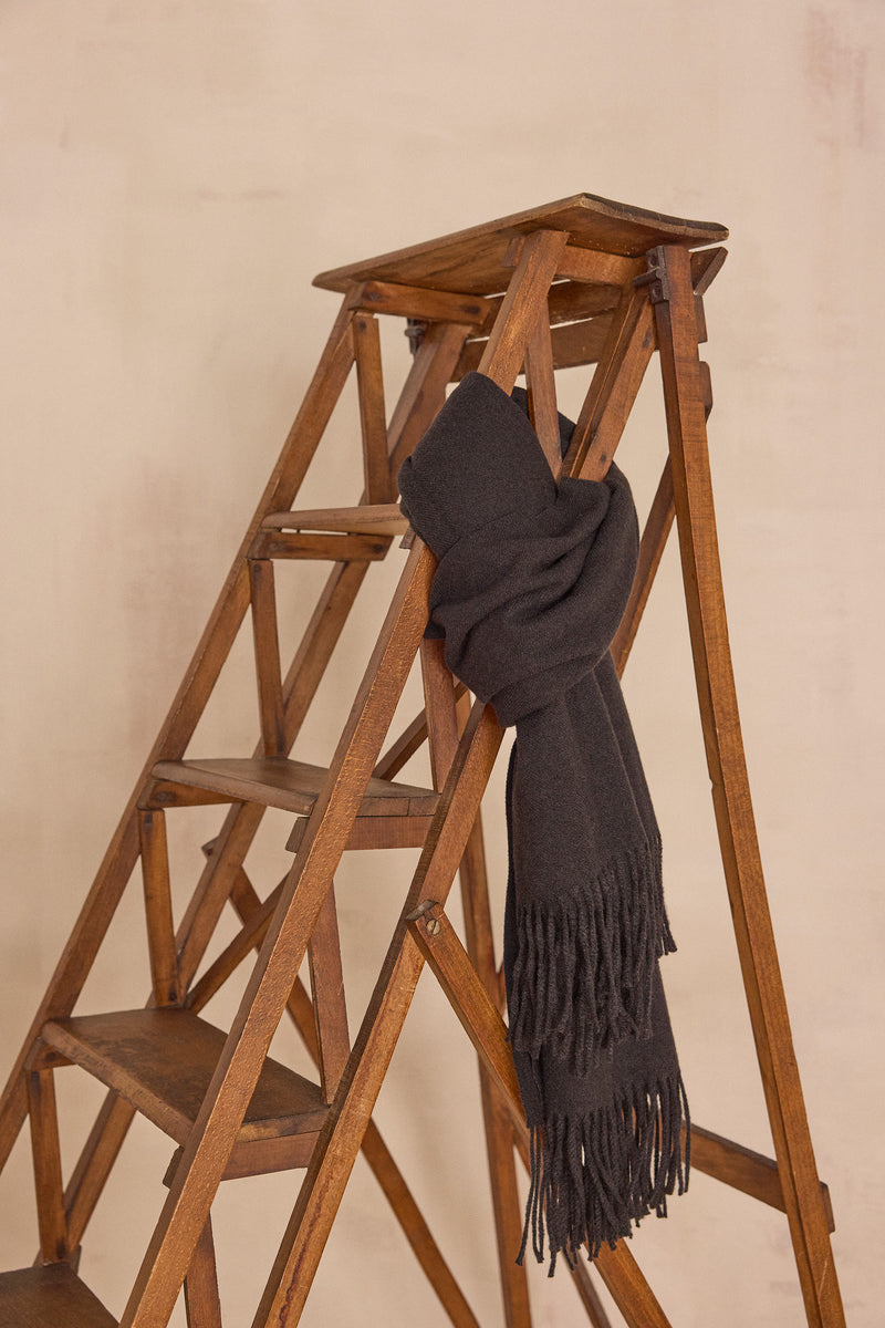 TOM BLACK FRINGED SCARF