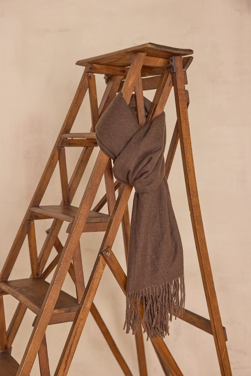 TOM DARK BROWN FRINGED SCARF