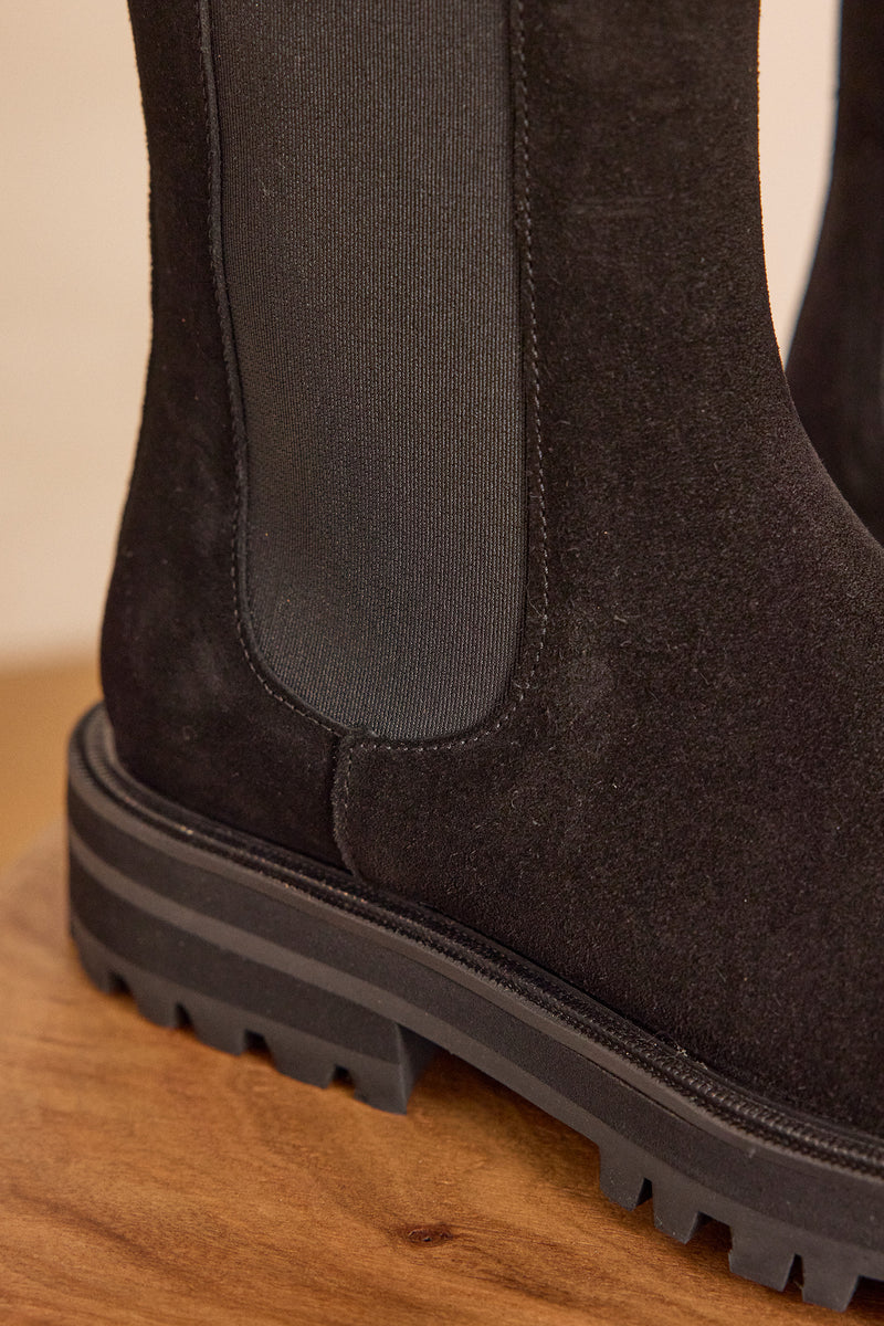 VICTOIRE BLACK LEATHER BOOTS