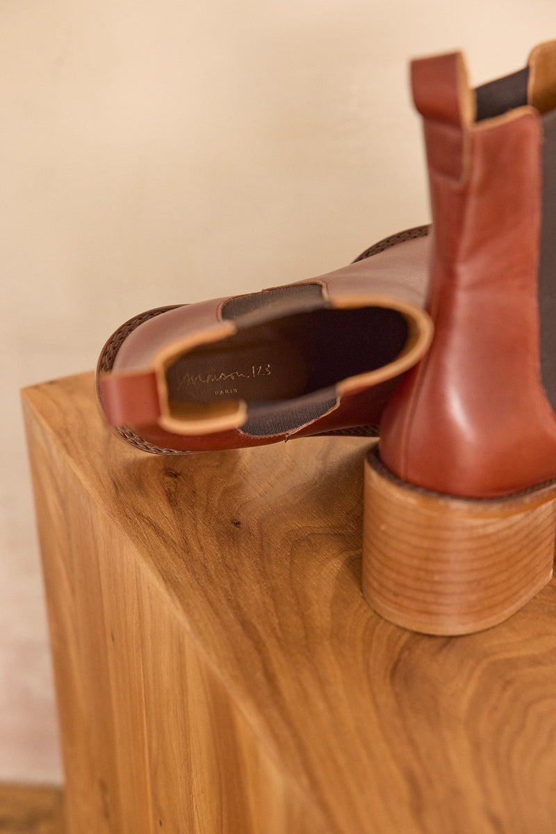 VALENTINA CHOCOLATE LEATHER BOOTS