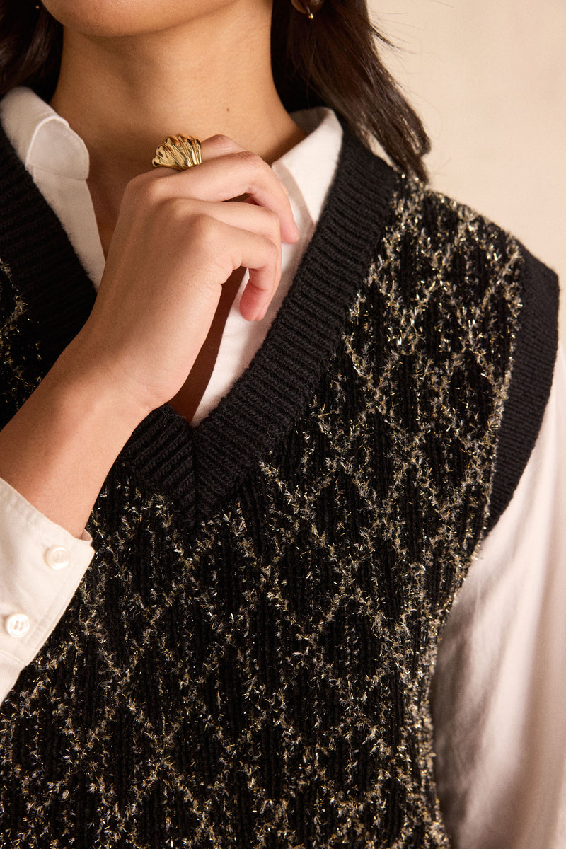 BAXTER BLACK SLEEVELESS V-NECK JUMPER