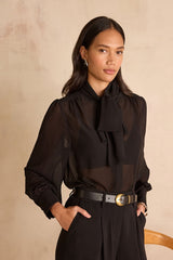 SPIRIT LAVALIERE BLOUSE