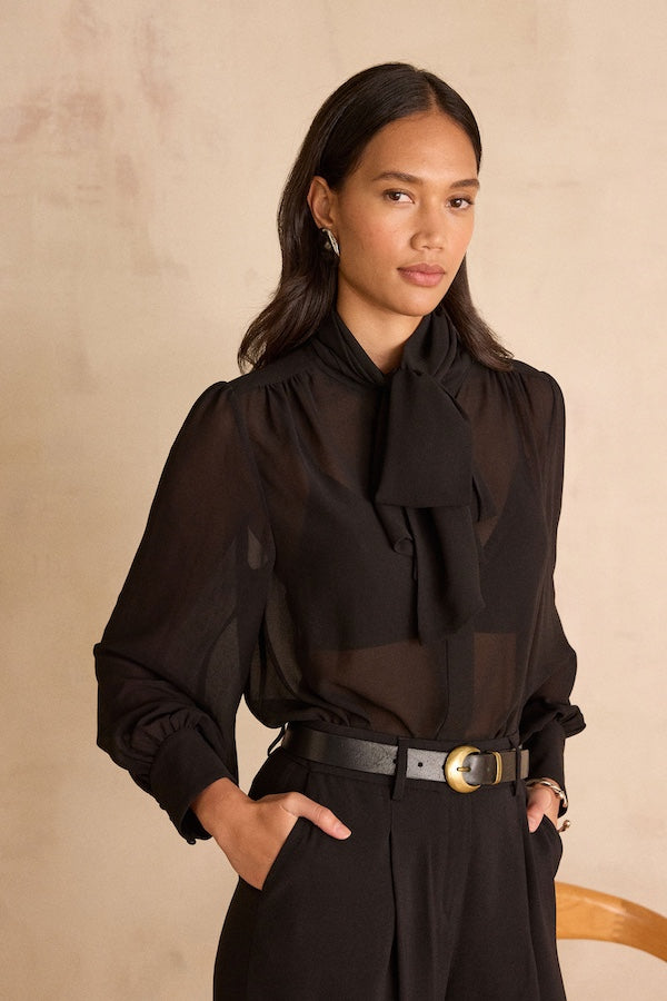 SPIRIT LAVALIERE BLOUSE