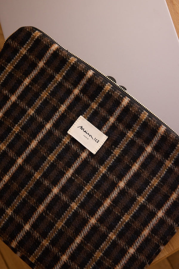 LIAM BLACK COMPUTER SLEEVE