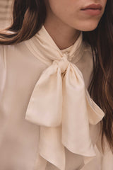 SPIRIT PUSSY BOW FLUID BLOUSE