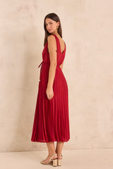 FEATHER RED SLEEVELESS PLEATED DRESS