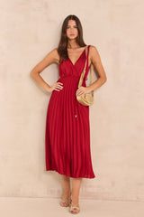 FEATHER RED SLEEVELESS PLEATED DRESS