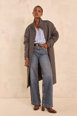 LISA LIGHT WASHED LOOSE JEANS