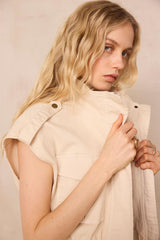 VEGA SLEEVELESS JACKET