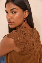 LILOU SHORT-SLEEVED EMBROIDERED COTTON TOP