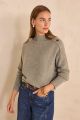 BRADLEY ALMOND CASHMERE SWEATER