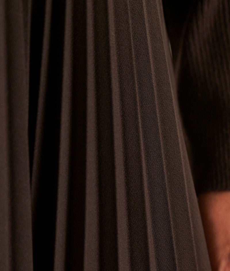 ELARA BROWN PLEATED SKIRT