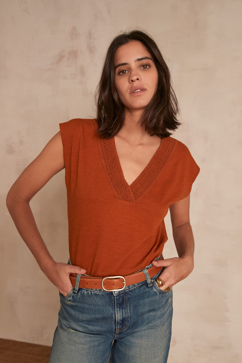 PRISKA TERRACOTTA T-SHIRT