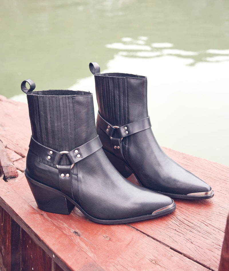 LAUREN BLACK LEATHER ANKLE BOOTS