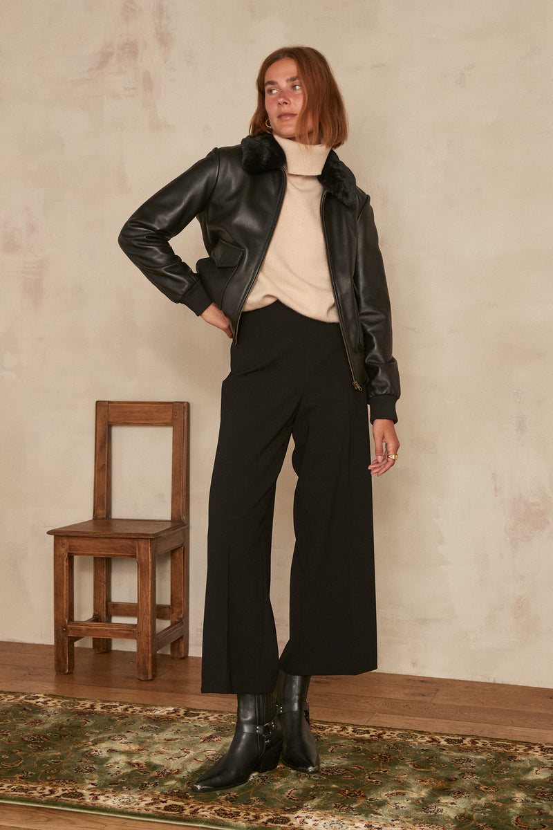 VICKY BLACK CROPPED TROUSERS