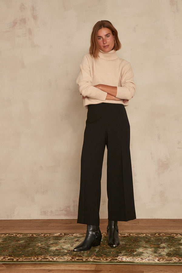 VICKY BLACK CROPPED TROUSERS
